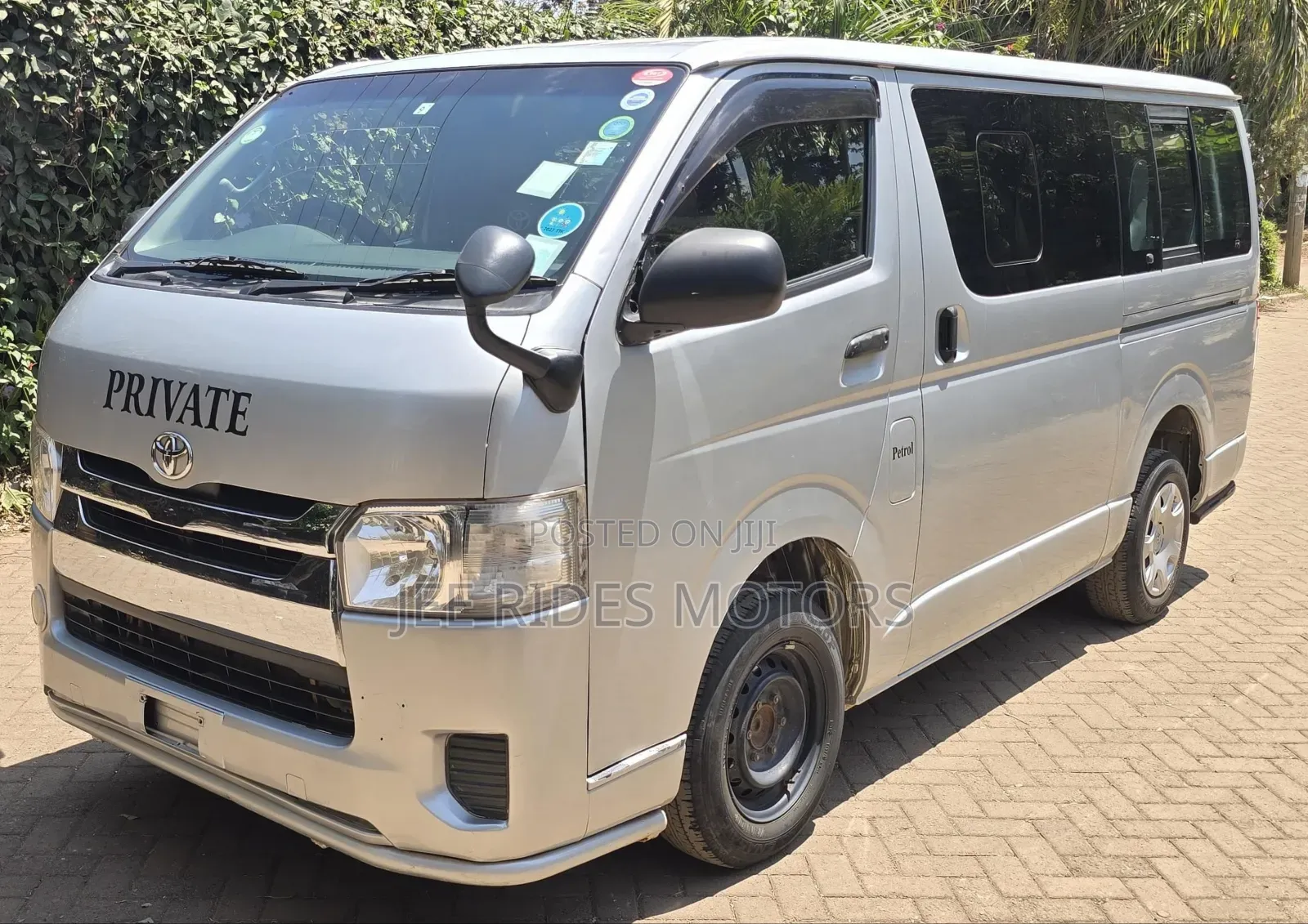 Toyota HiAce 2015 Silver