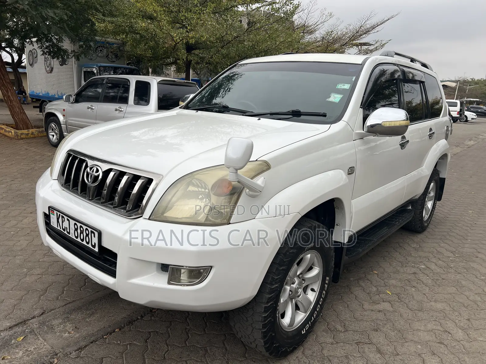 Toyota Land Cruiser Prado 2009 Off white