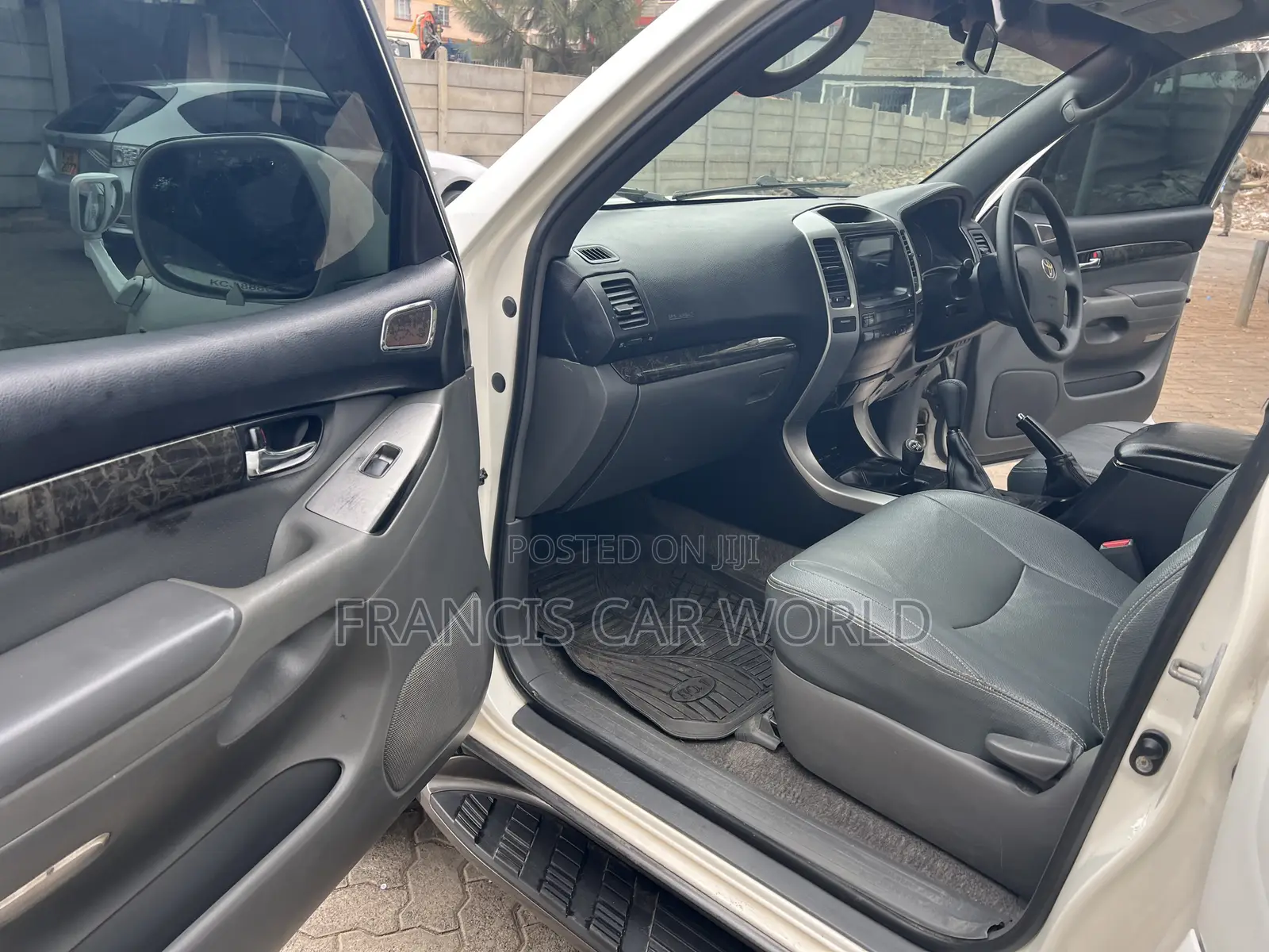Toyota Land Cruiser Prado 2009 Off white