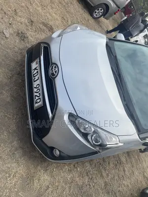 Toyota Sienta 2016 Silver