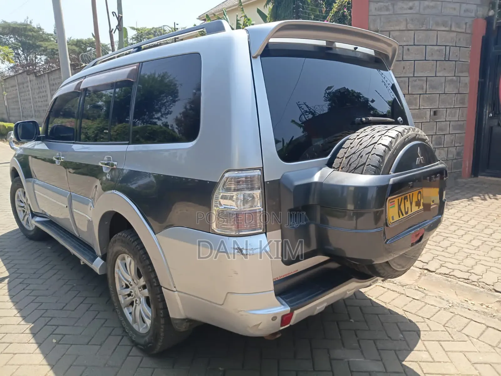 Mitsubishi Pajero 2012 Silver