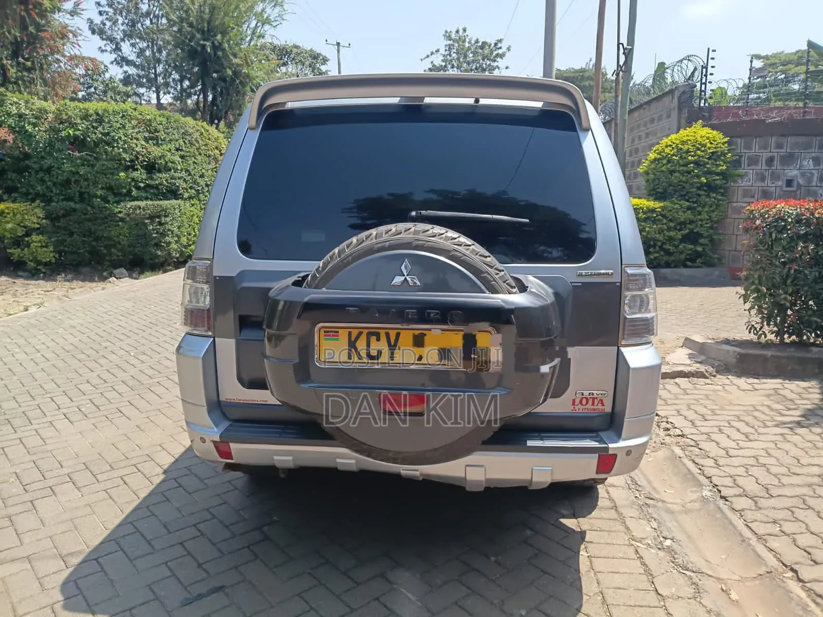 Mitsubishi Pajero 2012 Silver