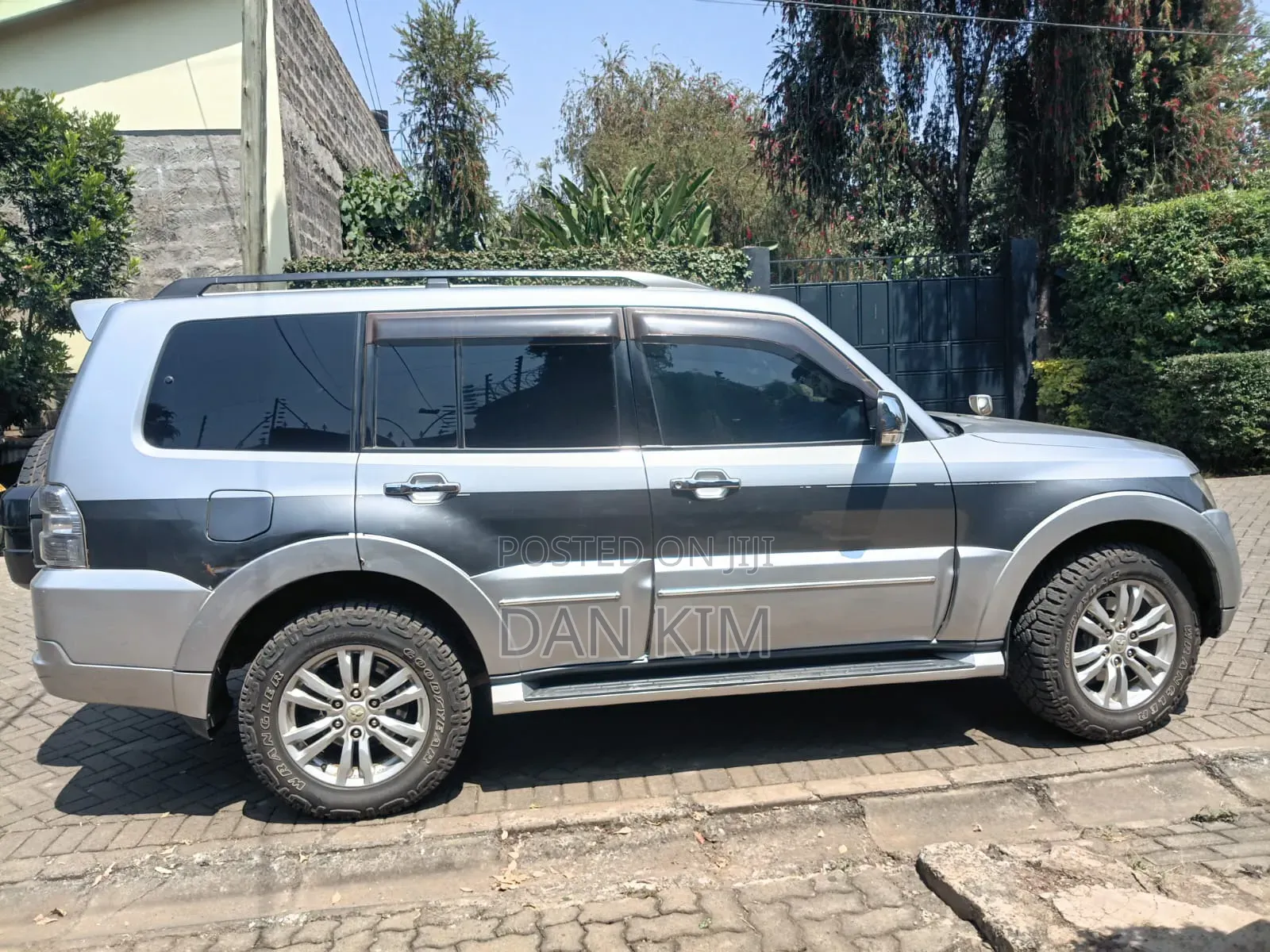 Mitsubishi Pajero 2012 Silver