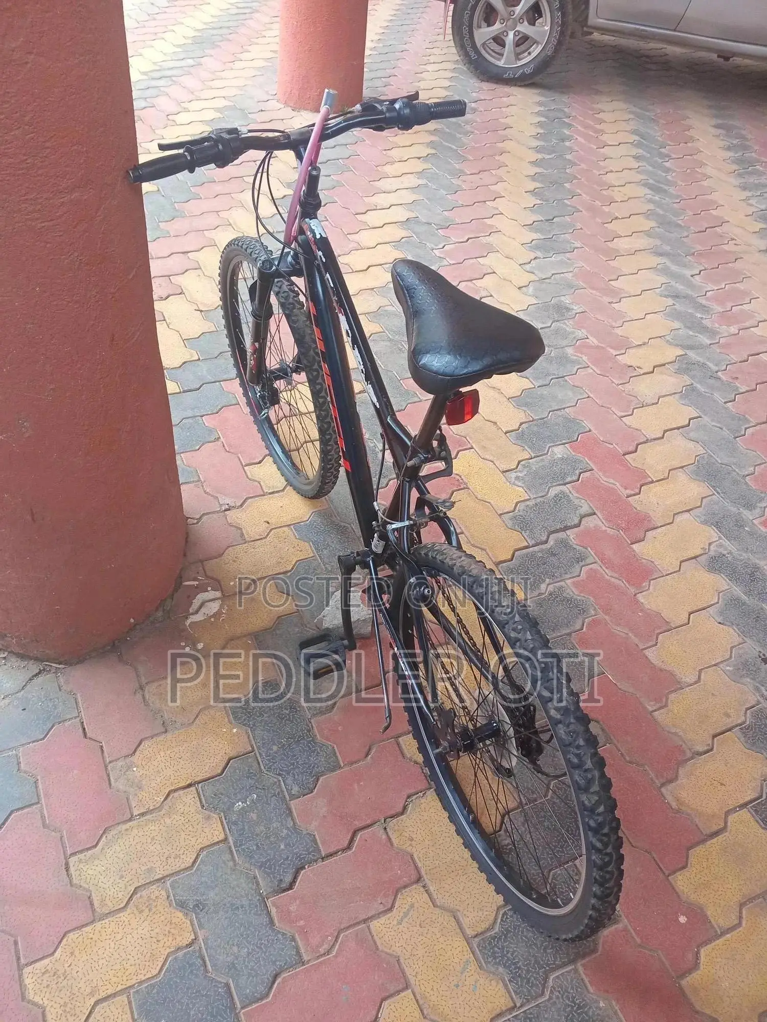 Huffy 21 Speed MTB Adult Bike Size 26 Front Suspension and Disc Break