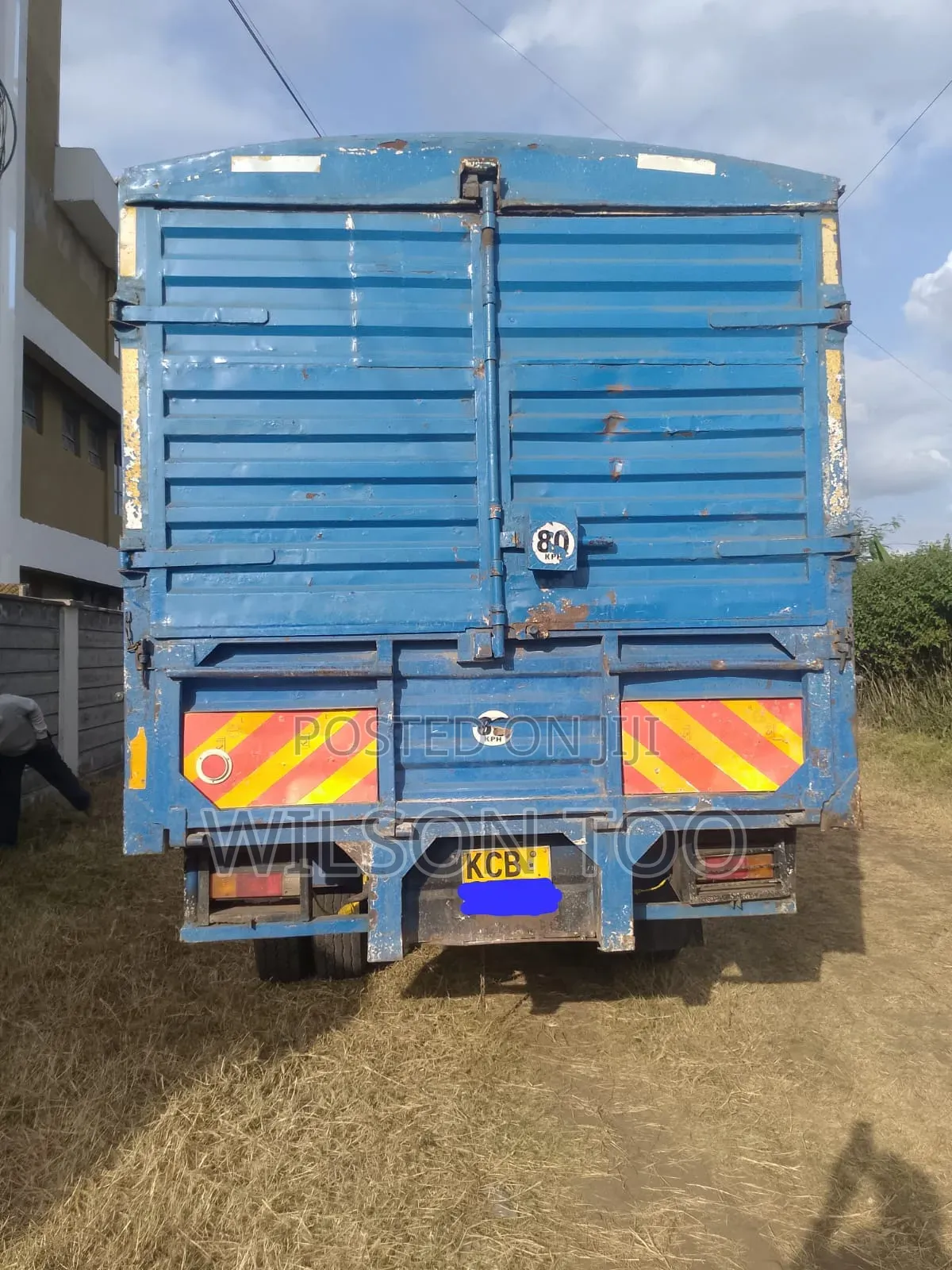 ISUZU FRR Local KCB Closed Body