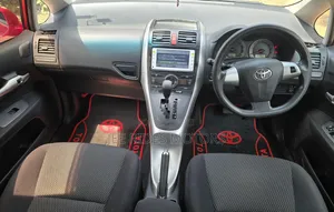 Toyota Auris 2011 Red