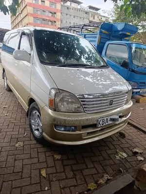 Toyota Grand HiAce 2000 White