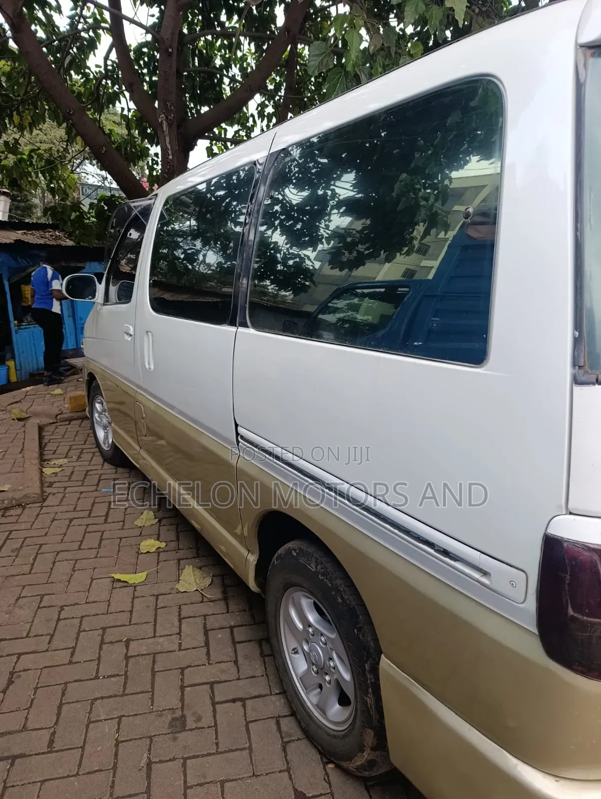 Toyota Grand HiAce 2000 White