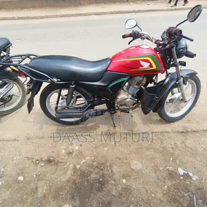 Honda CB 2022 Red