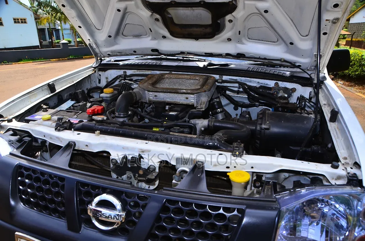 Nissan NP300 2019 White