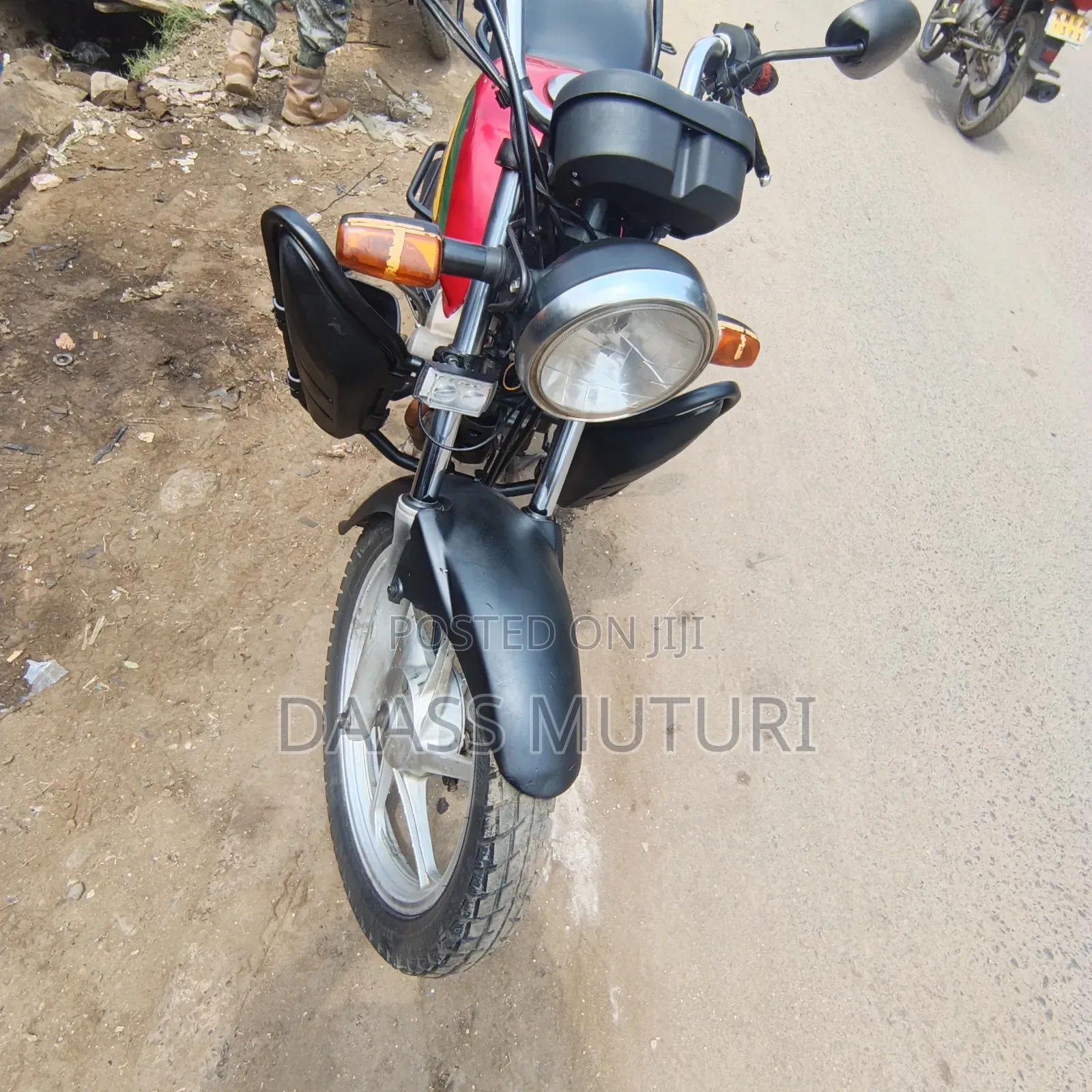 Honda CB 2022 Red