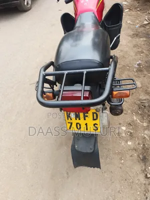 Honda CB 2022 Red