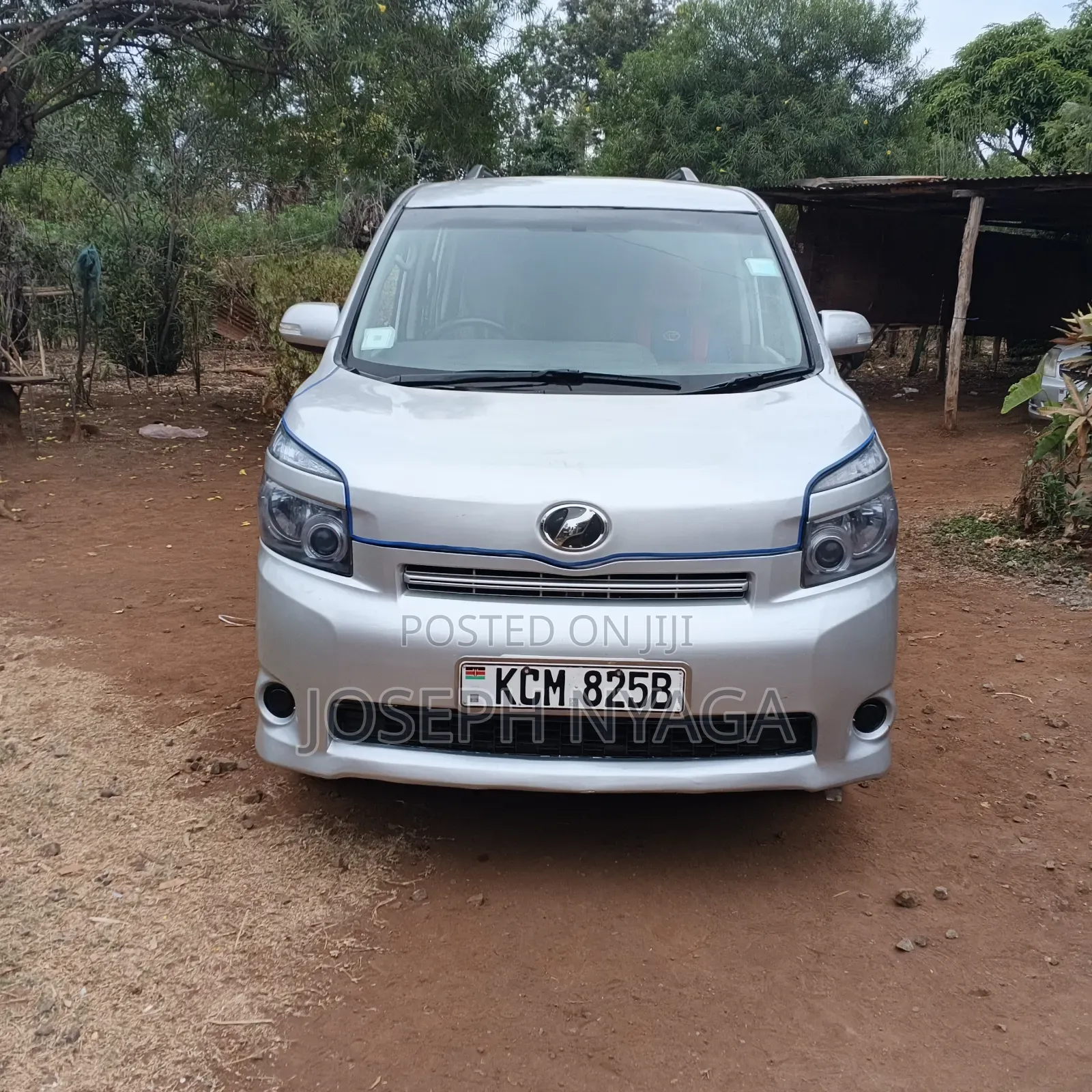 Toyota Voxy 2010 Gray