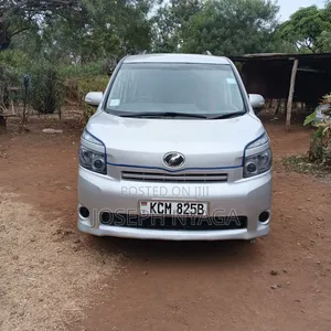 Toyota Voxy 2010 Gray