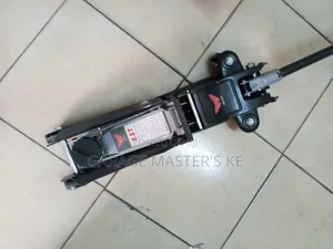 2.5 T Trolley Jack ( Light Vehicles)