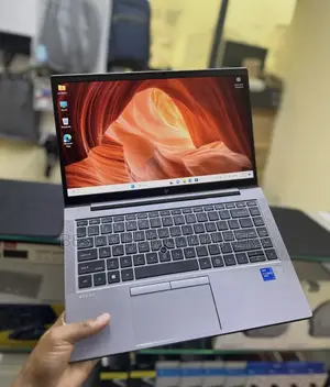 Laptop HP ZBook Firefly G8 16GB Intel Core i7 SSD 512GB