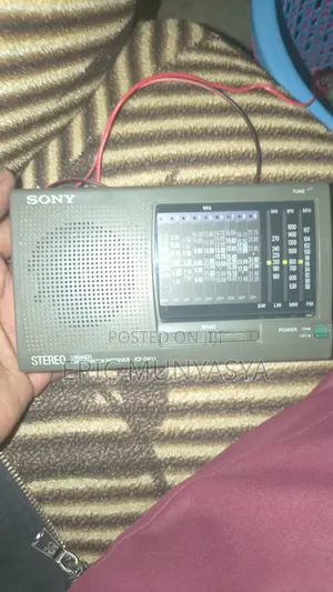 Sony ICF-SW11 12-Band Shortwave Radio FM/SW/MW/LW - Working