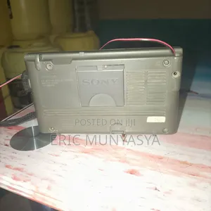 Sony ICF-SW11 12-Band Shortwave Radio FM/SW/MW/LW - Working