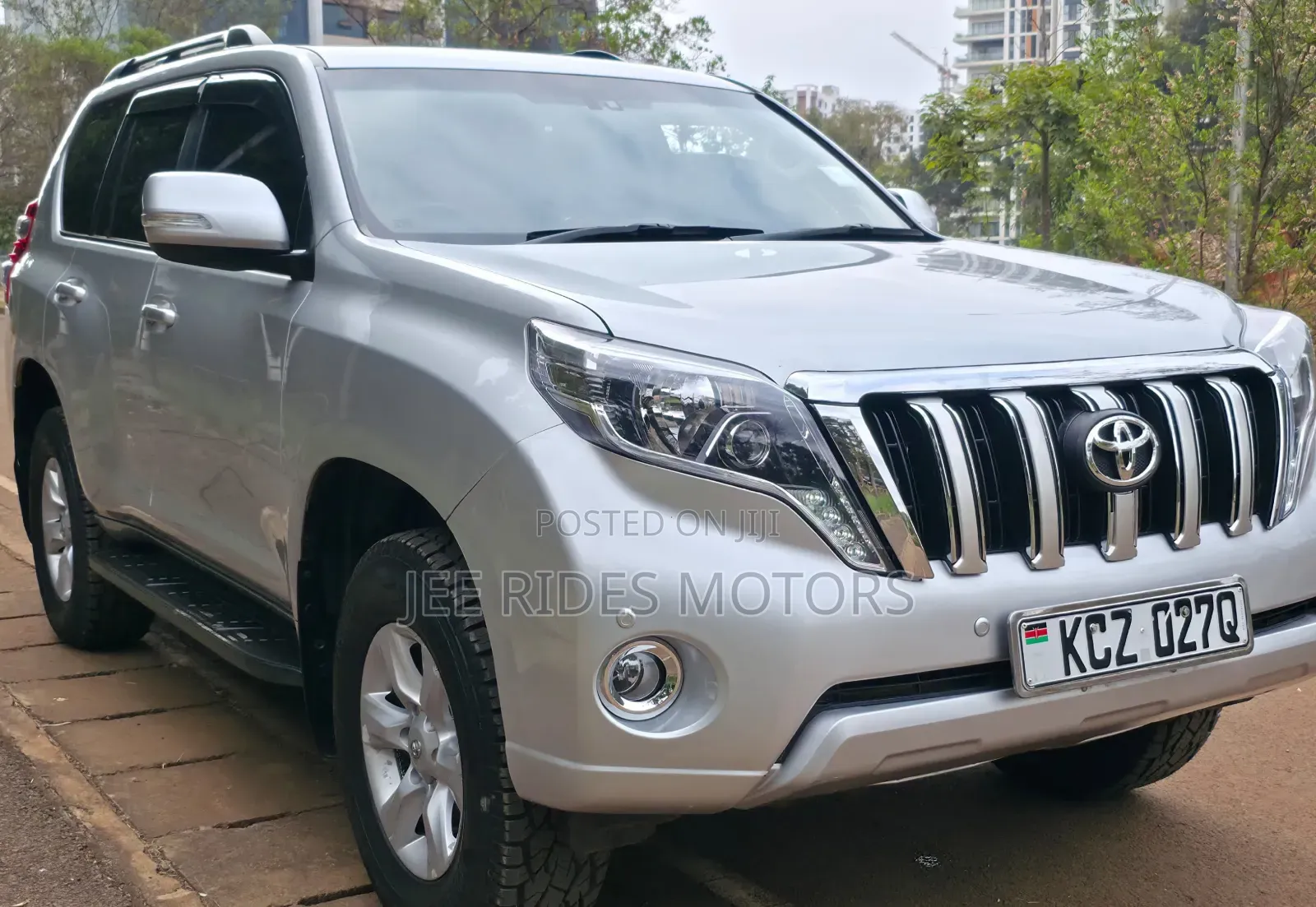 Toyota Land Cruiser Prado 2012 Silver
