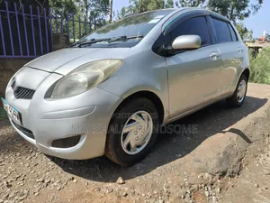 Toyota Vitz 2007 Silver
