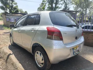 Toyota Vitz 2007 Silver