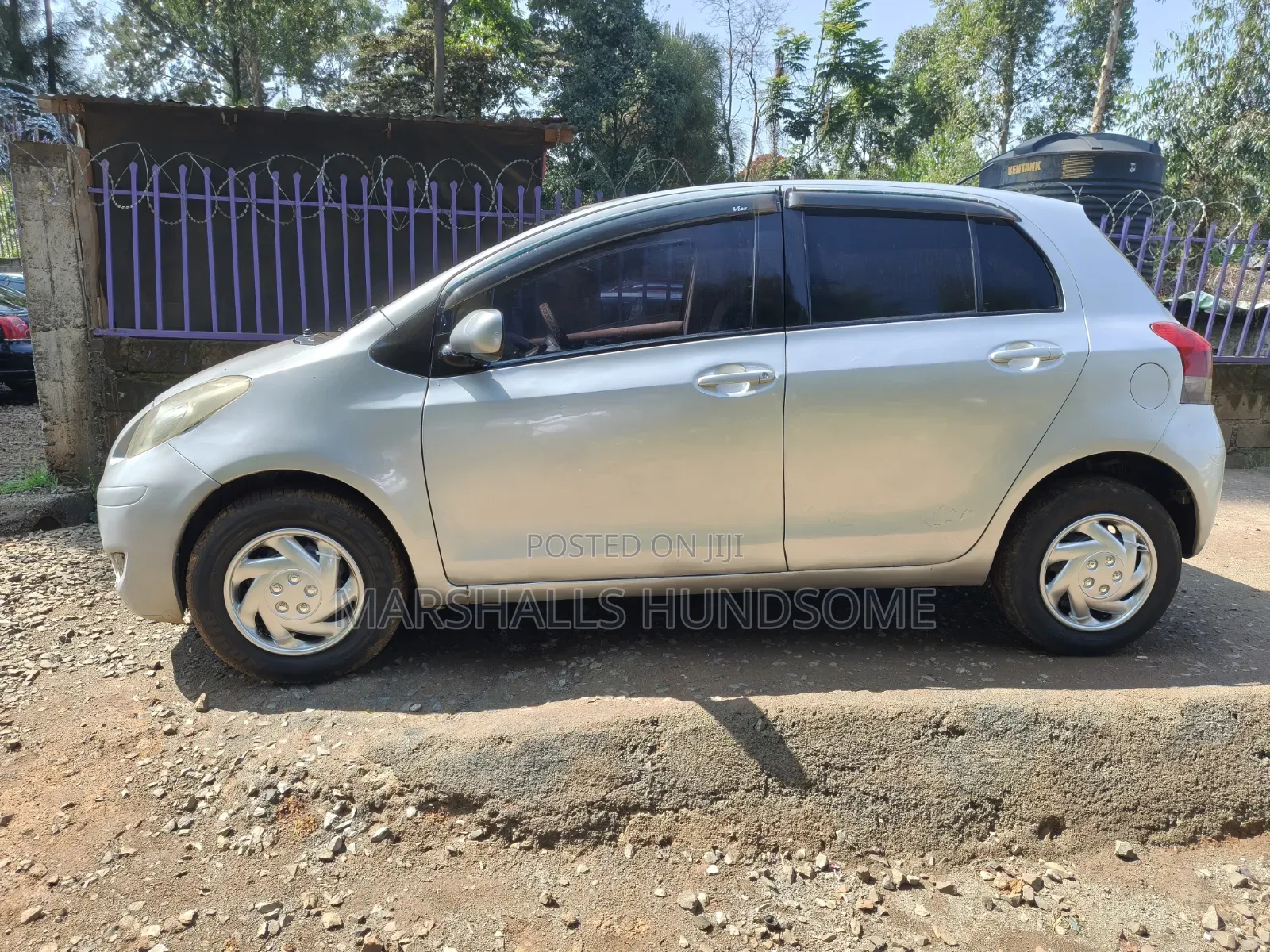 Toyota Vitz 2007 Silver