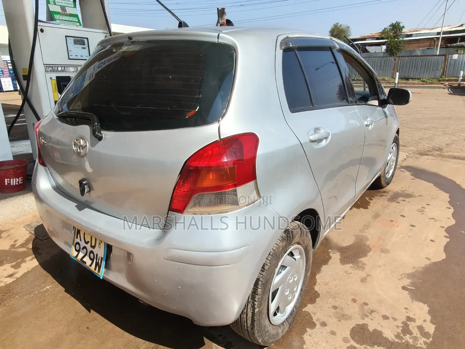 Toyota Vitz 2007 Silver