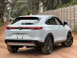 Honda Vezel 2021 Off white