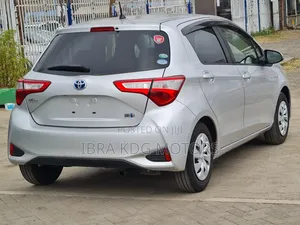 Toyota Vitz 2019 Silver
