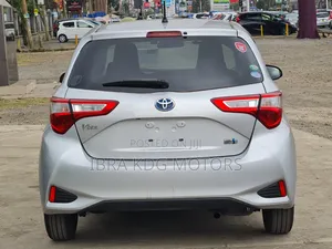 Toyota Vitz 2019 Silver