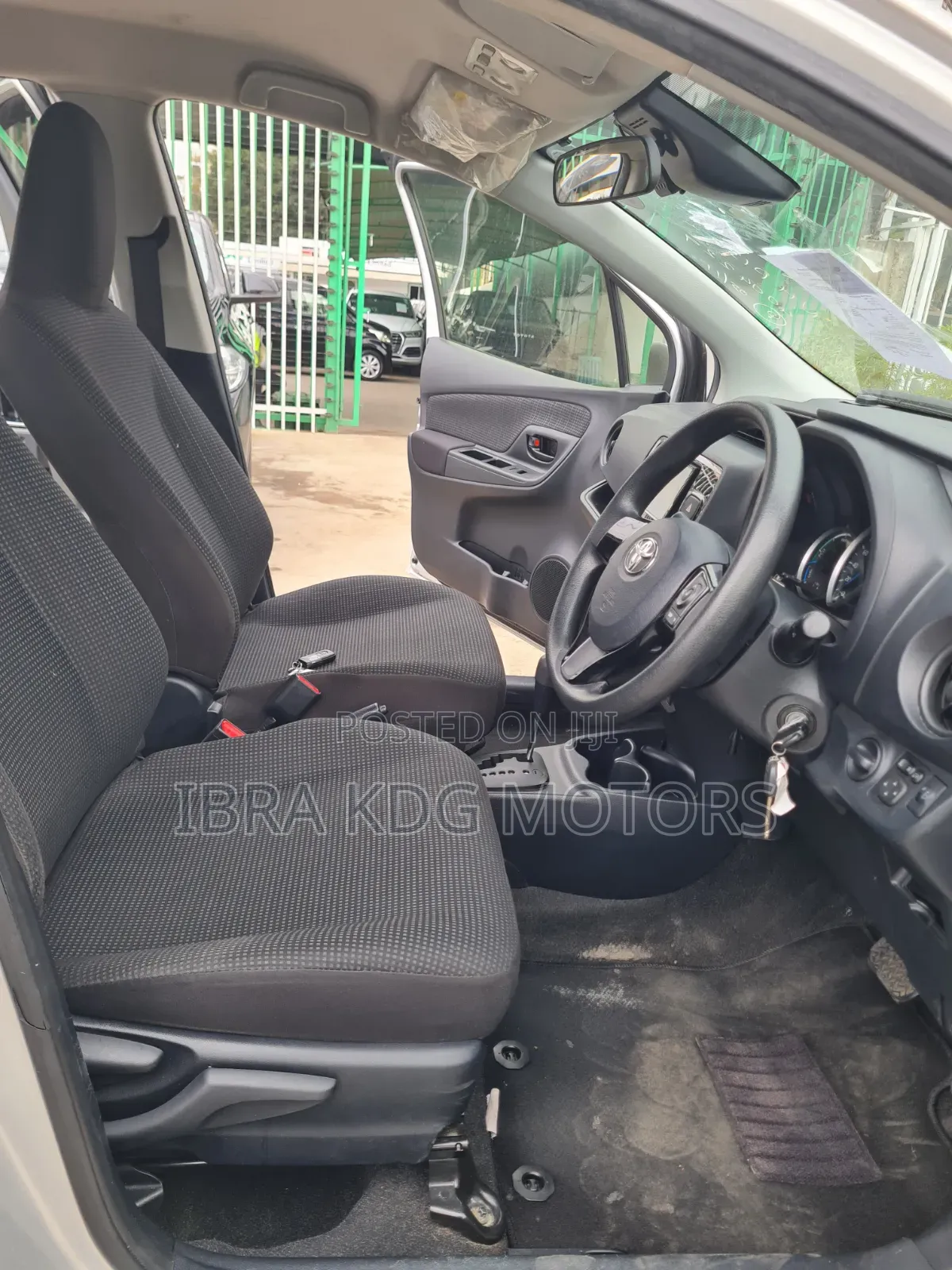 Toyota Vitz 2019 Silver