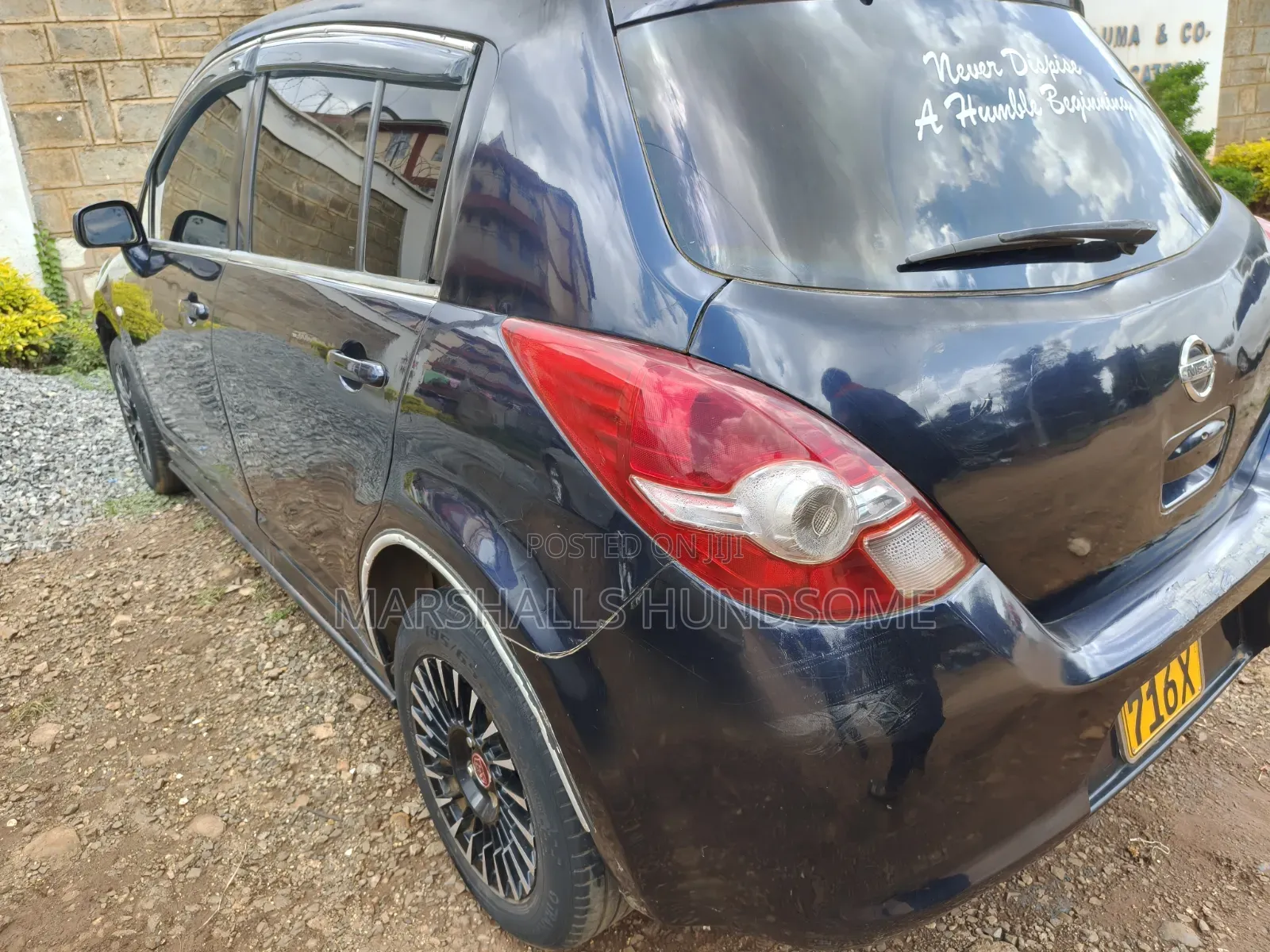 Nissan Tiida 2011 Black