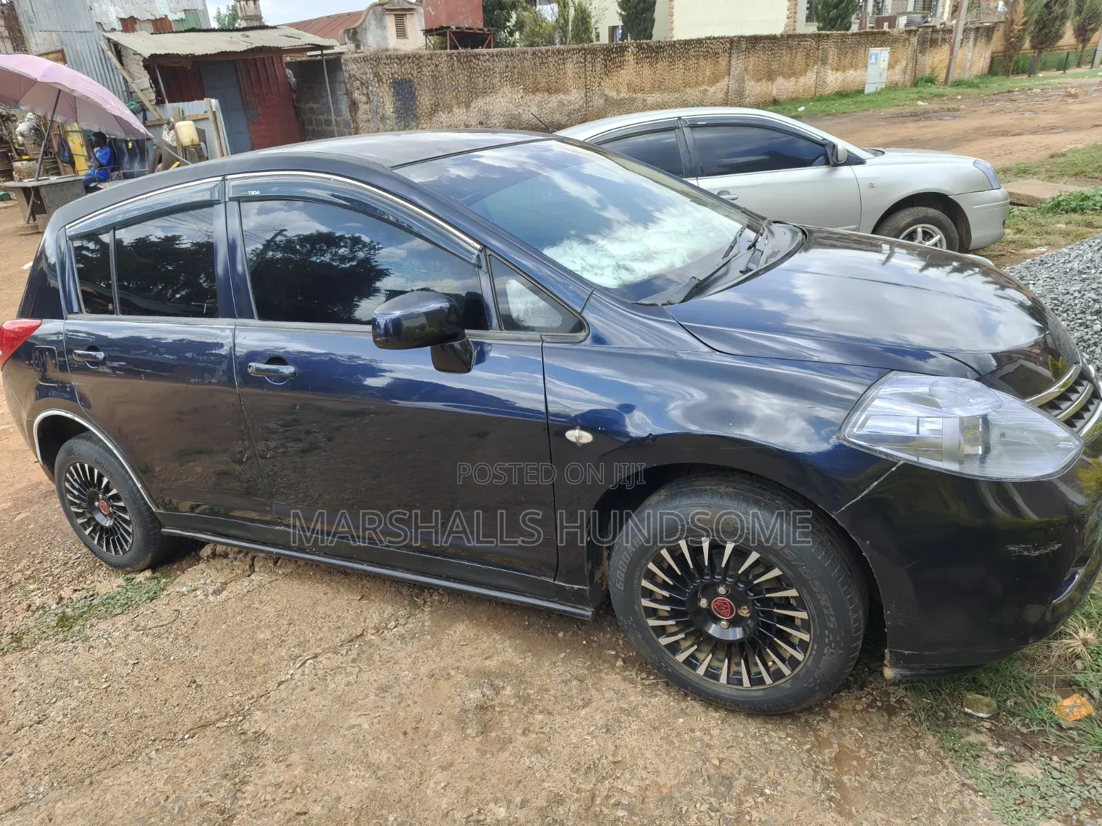 Nissan Tiida 2011 Black