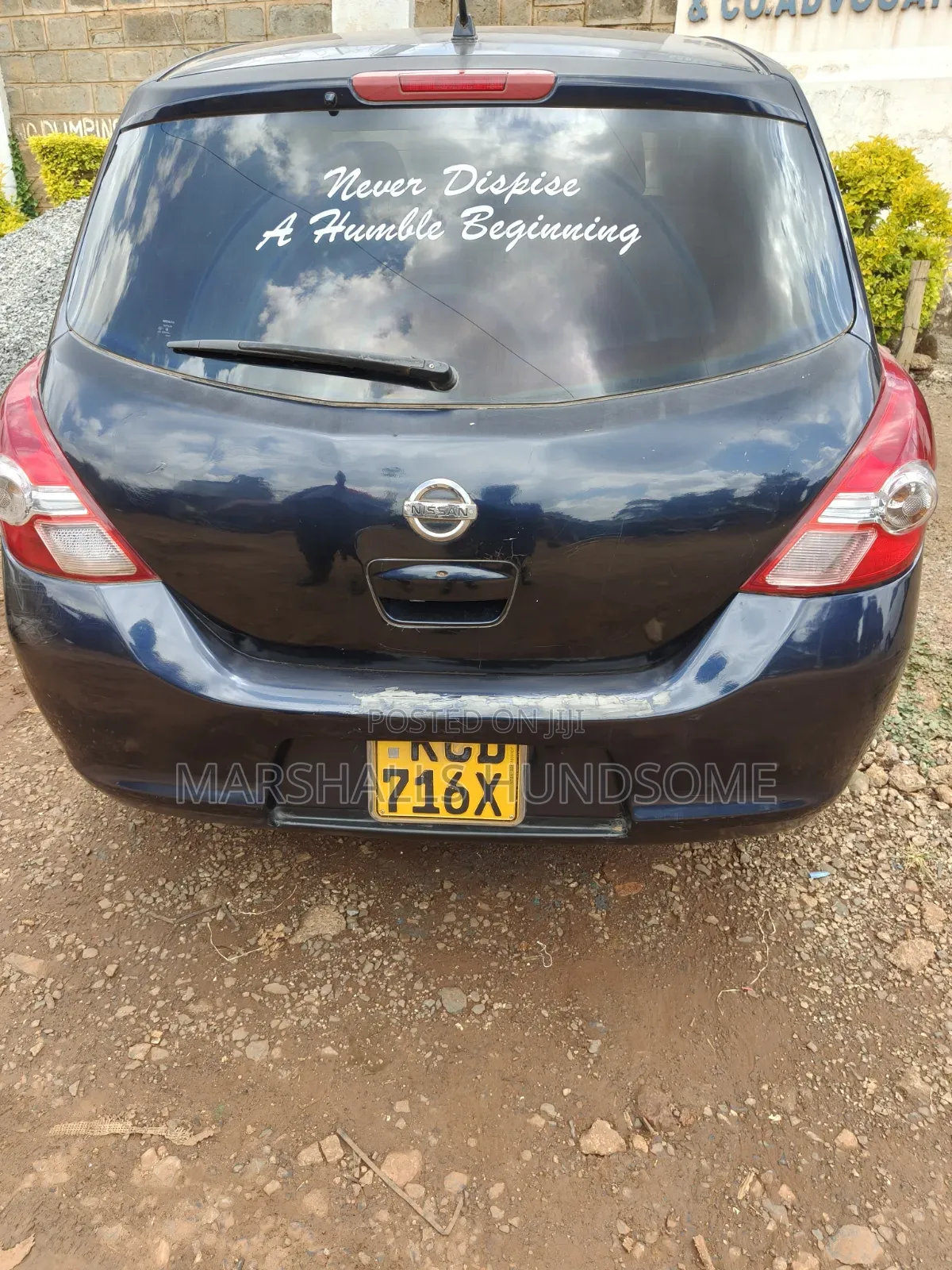 Nissan Tiida 2011 Black