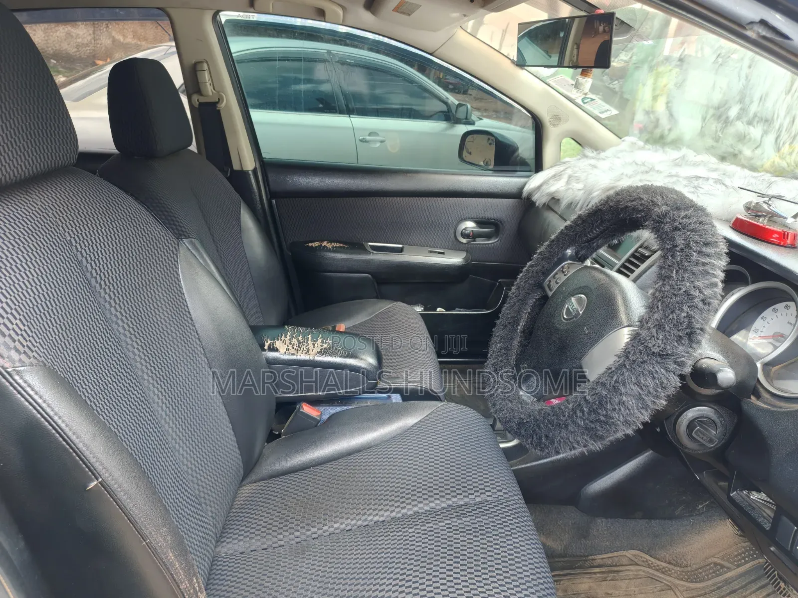 Nissan Tiida 2011 Black