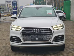 Audi Q5 2.0T Premium AWD quattro 2019 White
