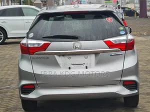 Honda Fit Shuttle 2019 Silver