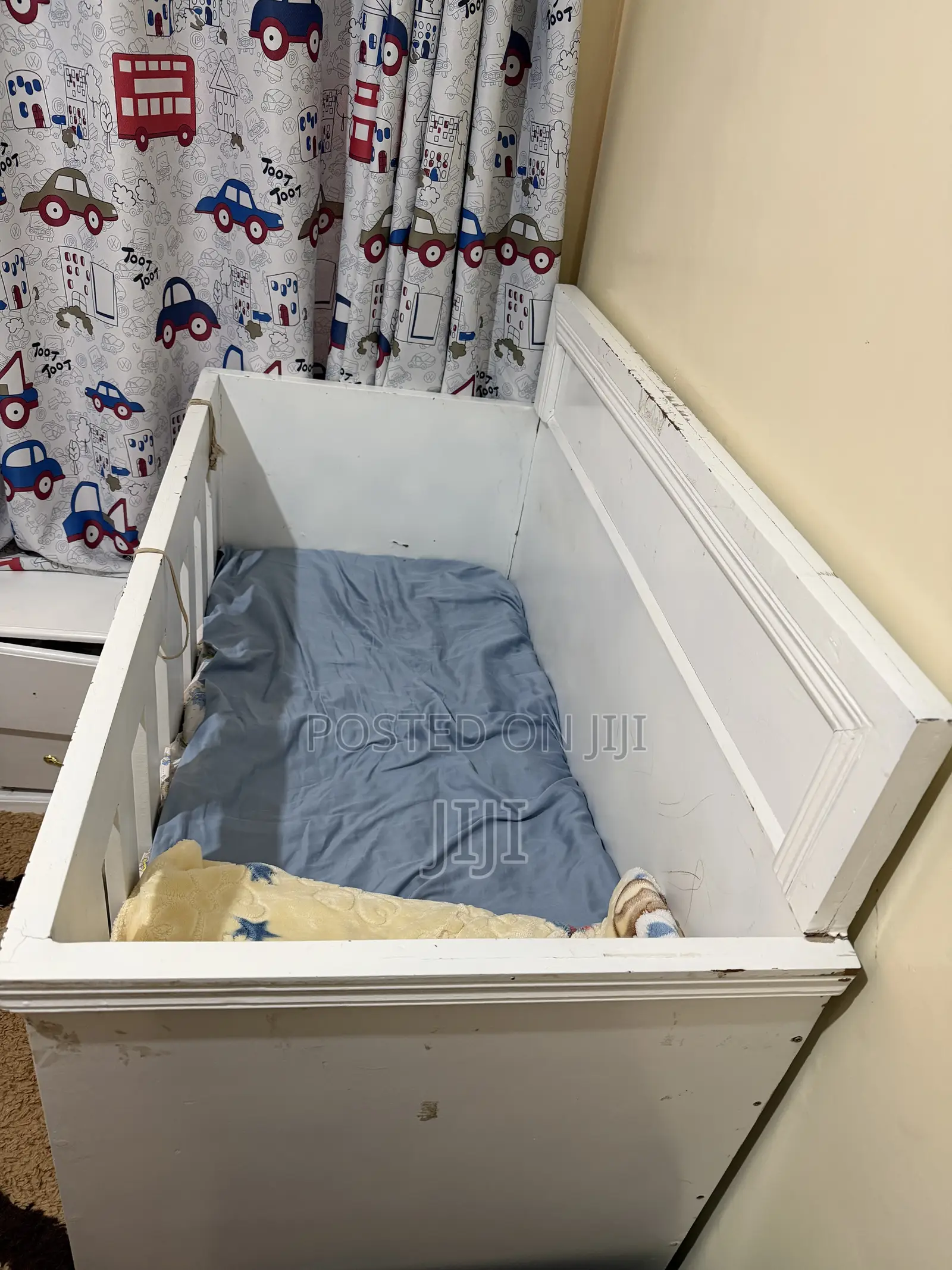 Baby Crib/Bed
