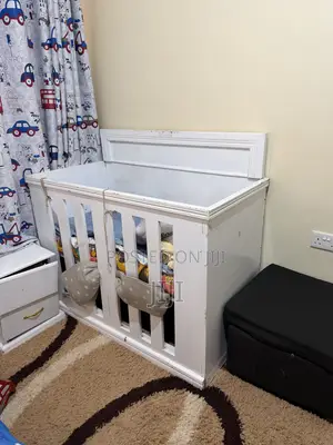 Baby Crib/Bed