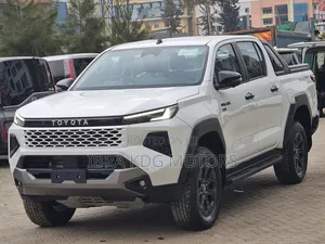 New Toyota Hilux 2026 White