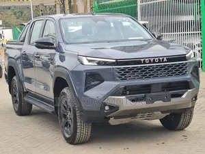 New Toyota Hilux 2026 Gray