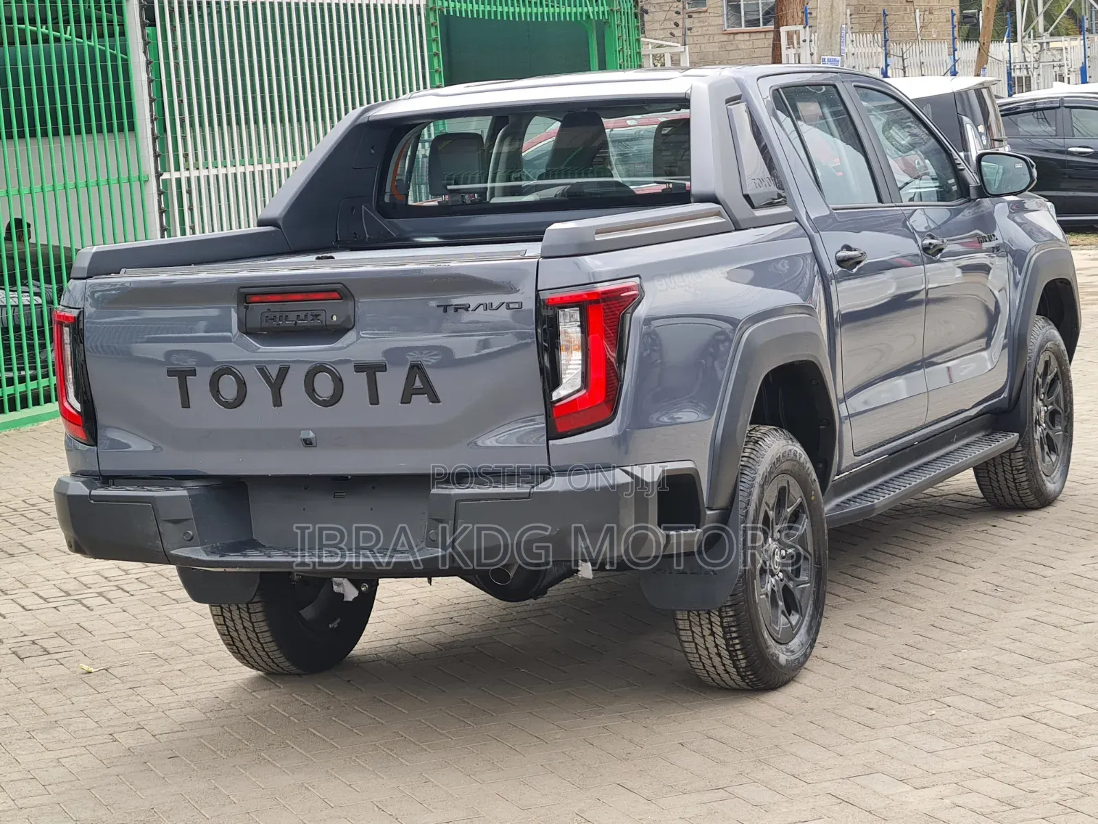 New Toyota Hilux 2026 Gray