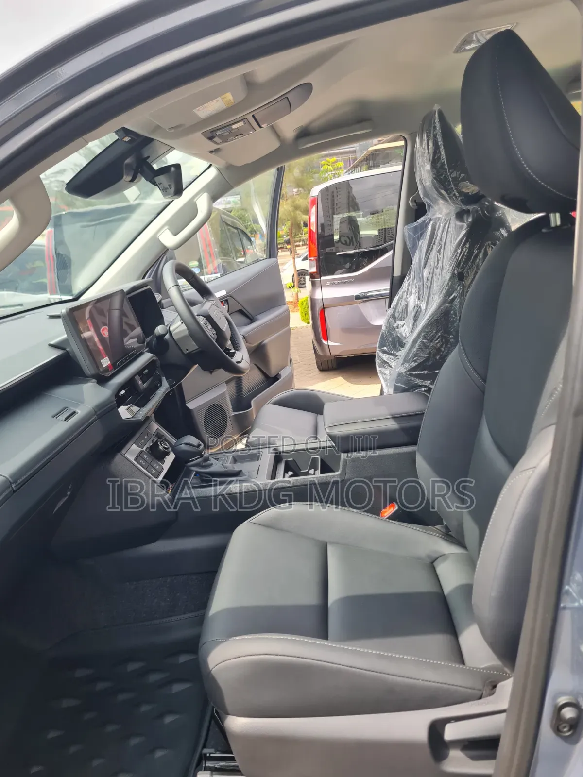 New Toyota Hilux 2026 Gray