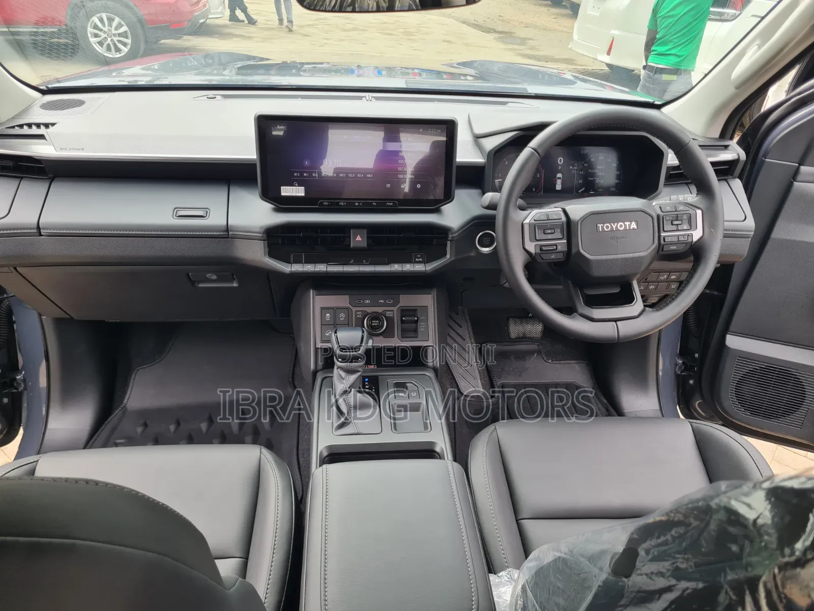 New Toyota Hilux 2026 Gray