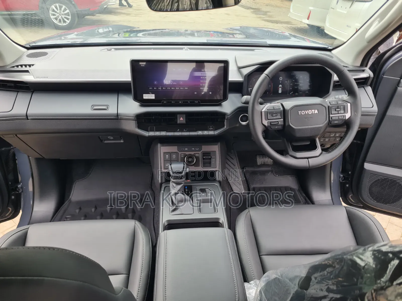 New Toyota Hilux 2026 Gray