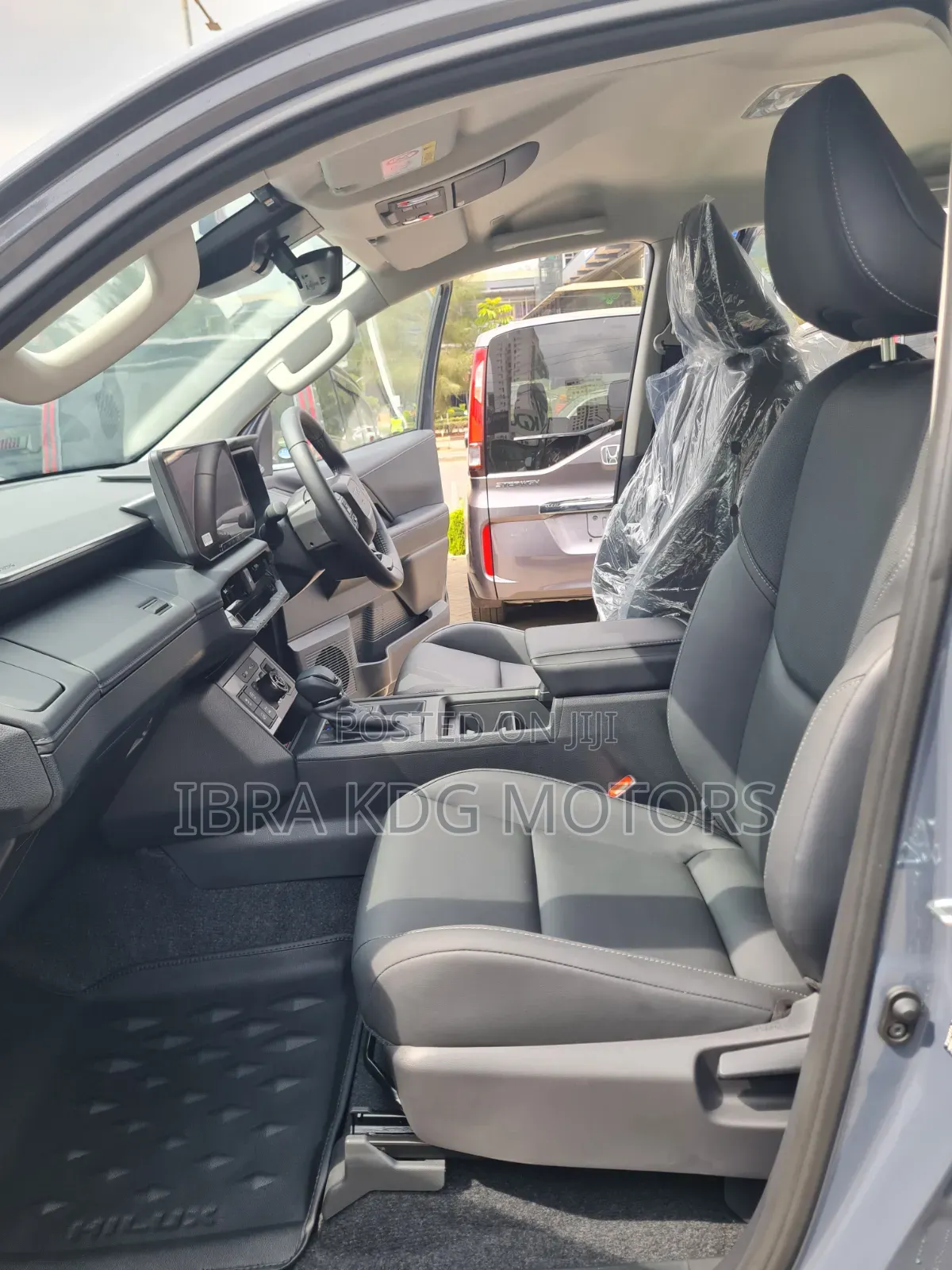 New Toyota Hilux 2026 Gray
