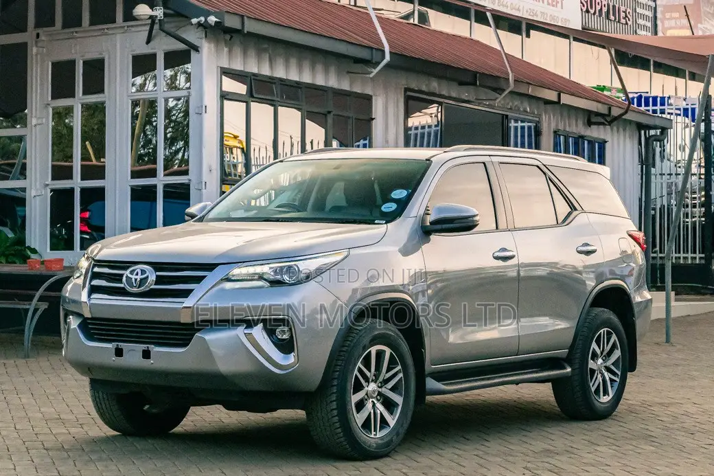Toyota Fortuner 2020 Silver
