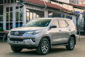 Toyota Fortuner 2020 Silver