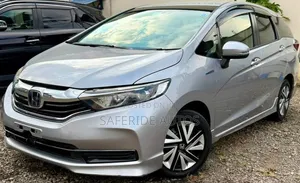 Honda Fit Shuttle 2020 Silver