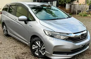Honda Fit Shuttle 2020 Silver